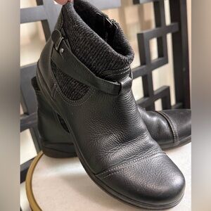 Cliffs by WHITE MOUNTAIN Black Ankle Boots